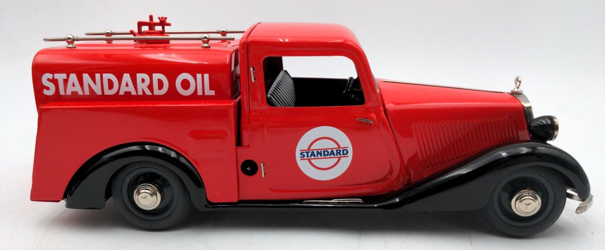 Schuco 00044 1:18 Scale Merc-benz 170 V Tankwagen Standard Oil LN/Box