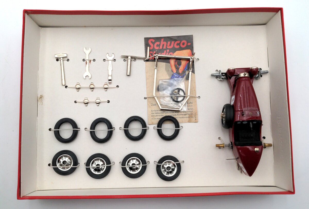 Schuco 01742 Tin Lithograph Studio Bugatti Montagekasten Wind-Up Car Kit EX/Box