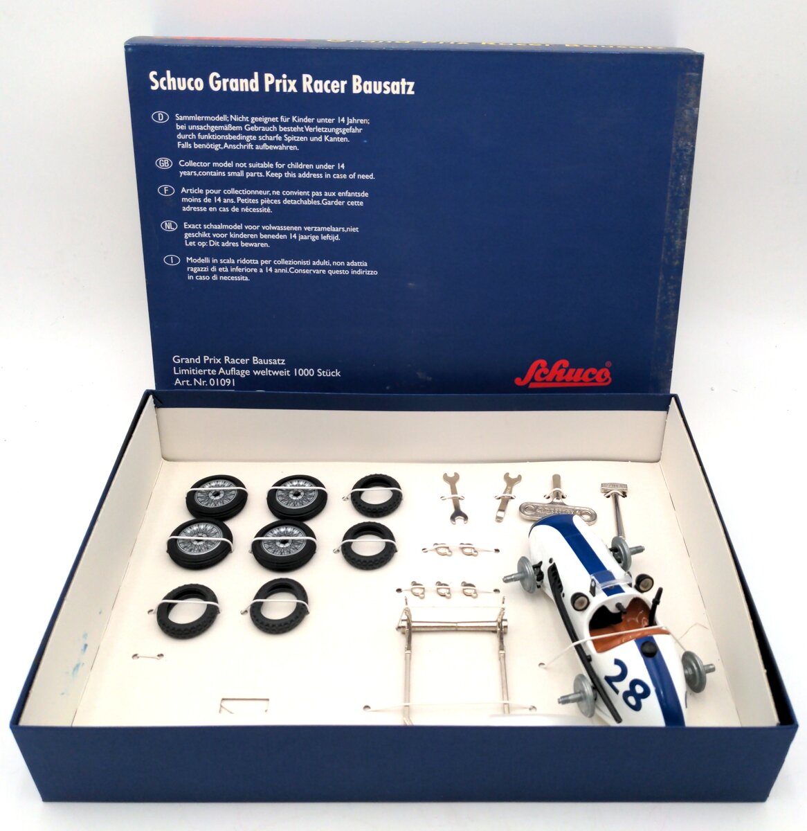 Schuco 01091 1:18 Scale Diecast Grand Prix Racer Bausatz Kit NIB
