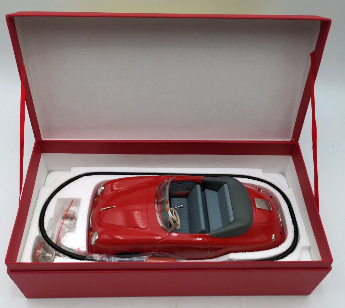 Schuco 00210 1:18 Scale Diecast Distler Porsche Electromatic 7500 NIB