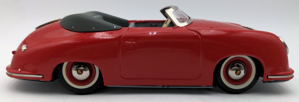 Schuco 00210 1:18 Scale Diecast Distler Porsche Electromatic 7500 NIB