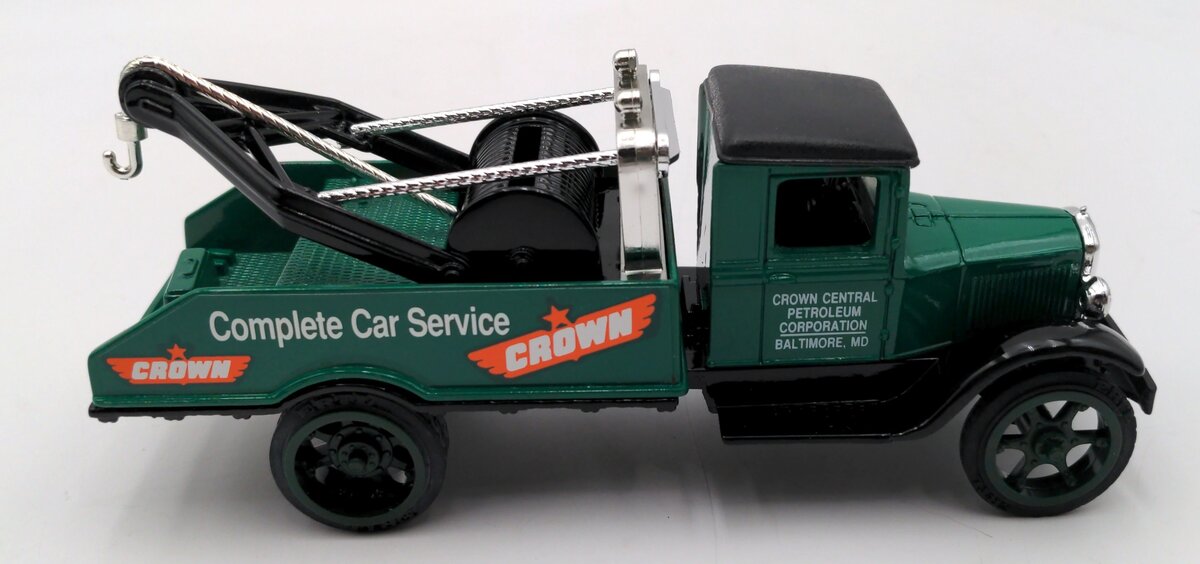 Ertl 2196 1:34 Scale Diecast Crown 1931 Hawkeye Wrecker Bank NIB