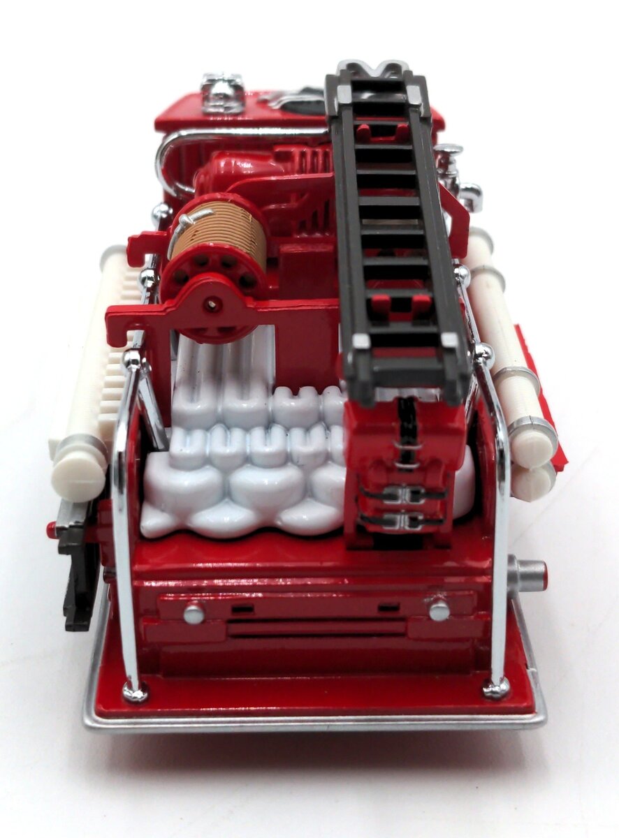 Matchbox YFE06-M 1:43 Scale Diecast 1932 Ford AA Fire Engine NIB