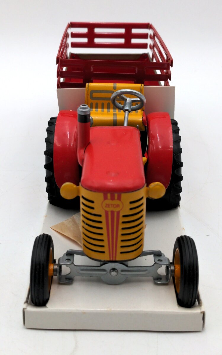 Kovap Retro PN05/102-78 1:25 Scale Zetor Tractor w/ Trailer NIB