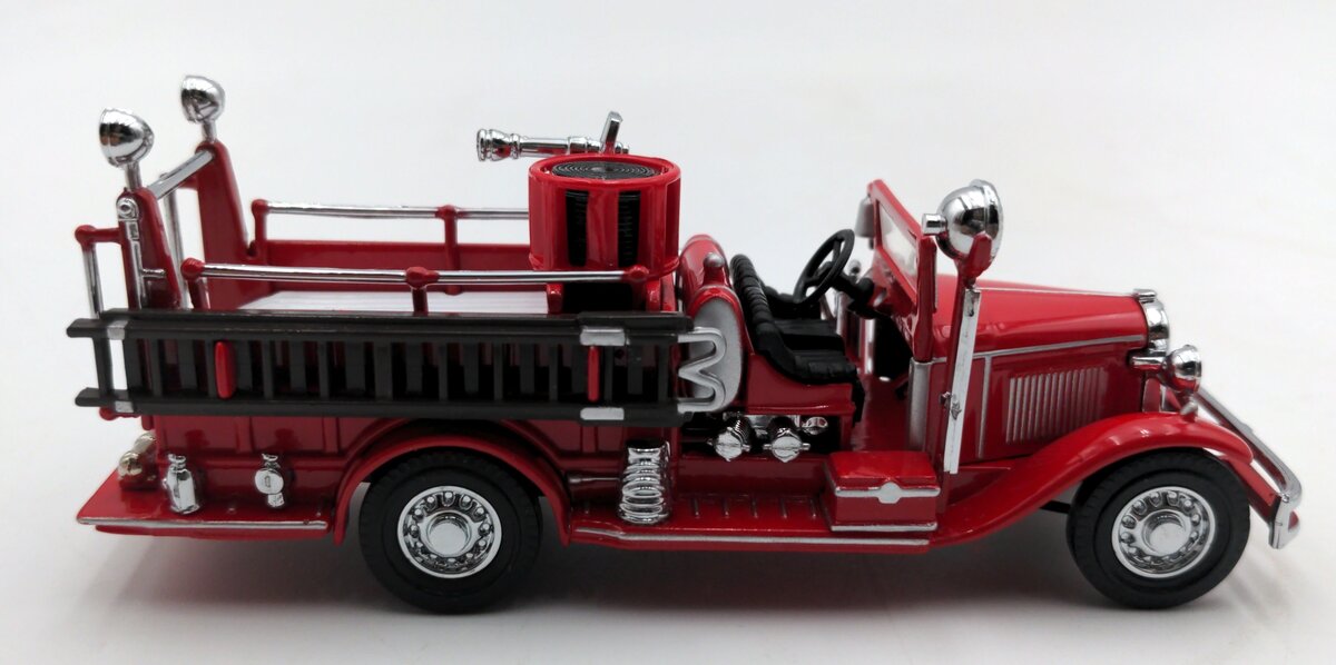 Matchbox YFE09-M 1:43 Scale Diecast 1932 Ford Model AA Open Cab Fire Engine NIB