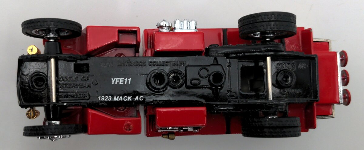 Matchbox YFE11-M 1:43 Scale Diecast 1923 Mack AC Water Tanker EX/Box