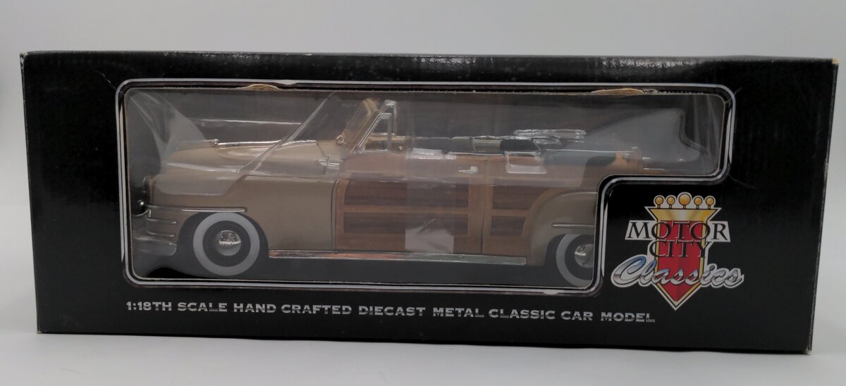 Motor City Classics 5001 1:18 Tan Chrysler Town & Country in Catalina NIB