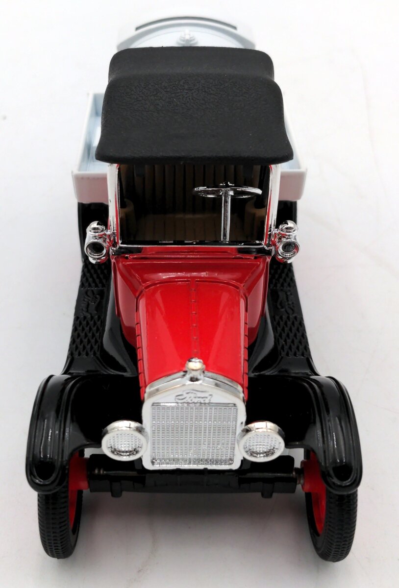Ertl 3176 Diecast 1918 Ford Model T Runabout tanker - Vickers Coinbank NIB