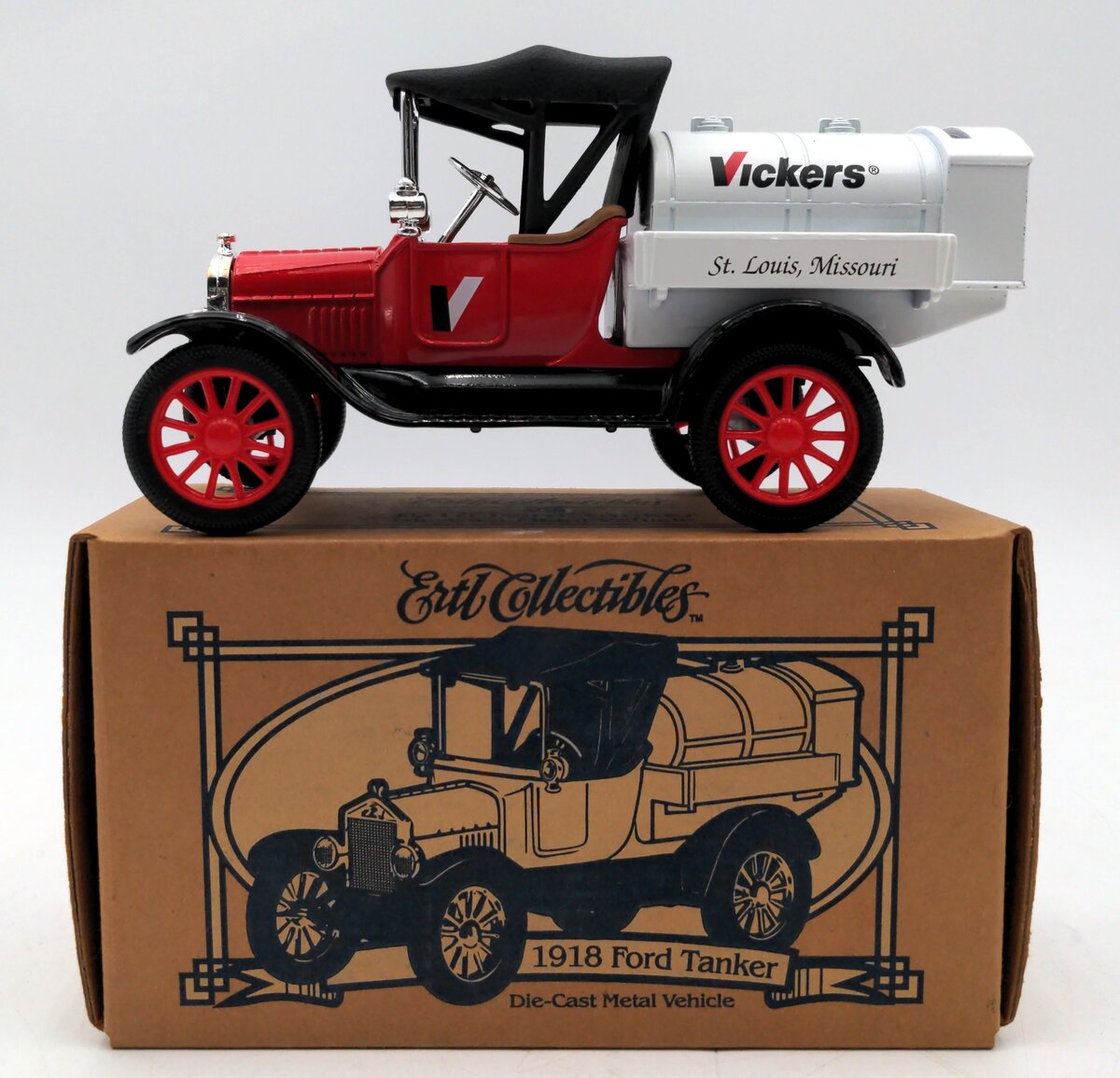 Ertl 3176 Diecast 1918 Ford Model T Runabout tanker - Vickers Coinbank NIB