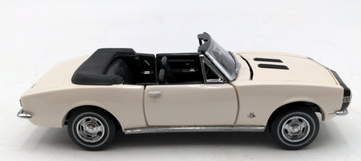 Franklin Mint B11PW17 1:43 Scale Diecast 1967 Chevrolet Camaro SS Convertible LN