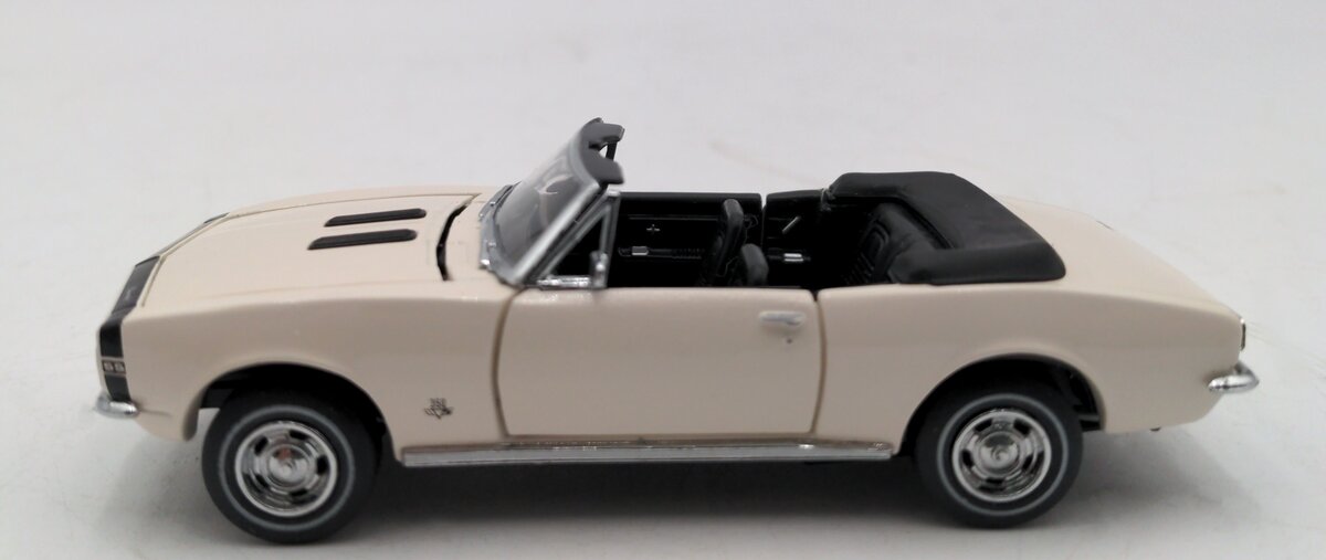 Franklin Mint B11PW17 1:43 Scale Diecast 1967 Chevrolet Camaro SS Convertible LN