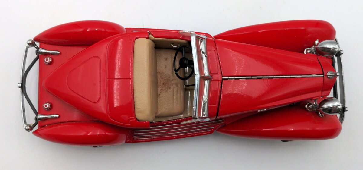 Danbury Mint 1934 1:24 1934 Packard V12 Lebaron Speedster VG/Box