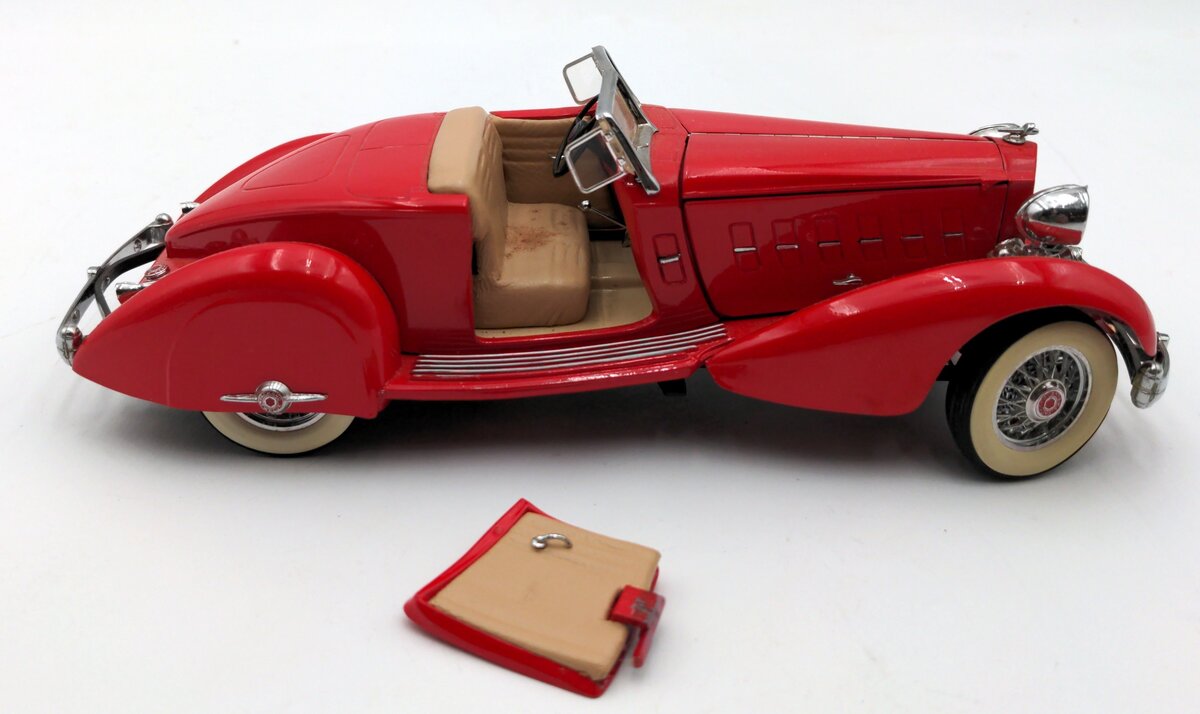 Danbury Mint 1934 1:24 1934 Packard V12 Lebaron Speedster VG/Box