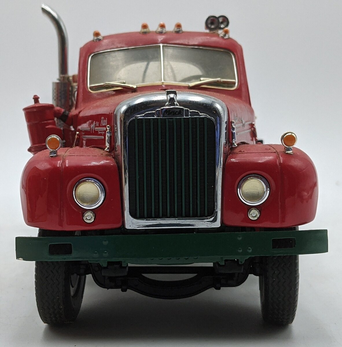 Eastwood 40-0001 1:25 Scale Diecast 1960 MACK B-61st Tractor VG/Box