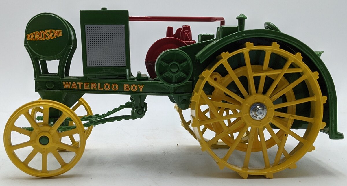 Ertl 559 1:16 Scale Diecast 1915 John Deere Model R Waterloo Boy Tractor VG