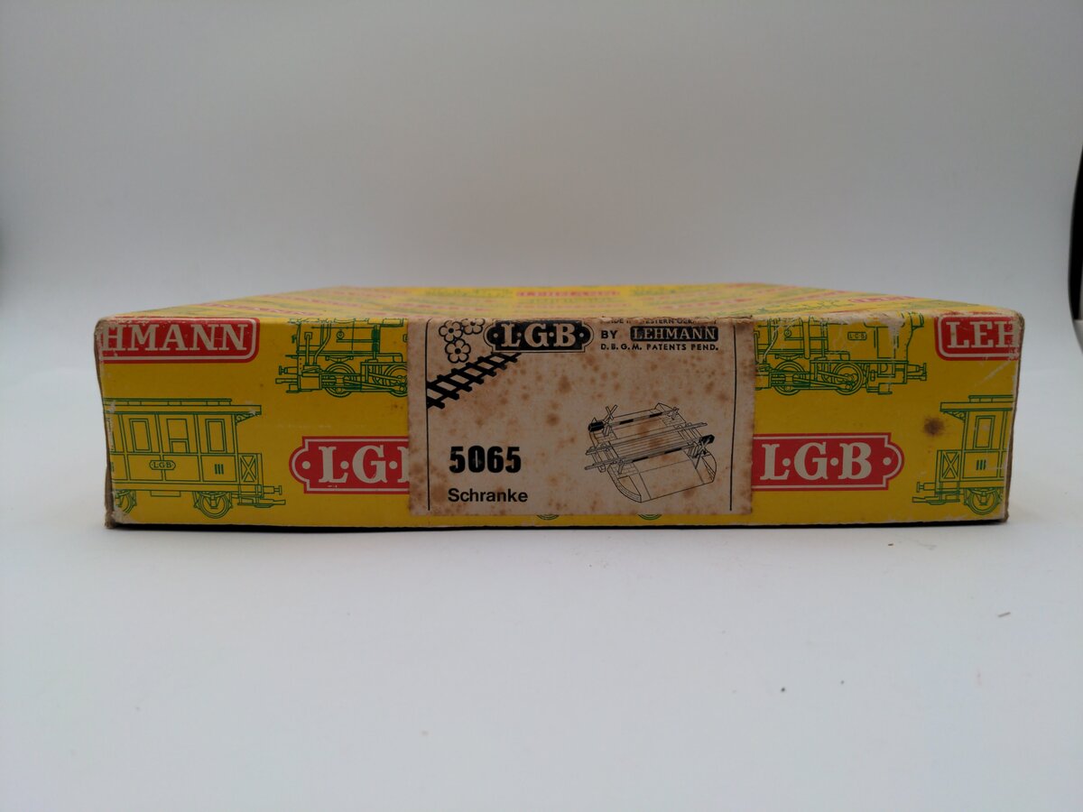 LGB 5065 G Scale Operating Crossing Gate Set VG/Box
