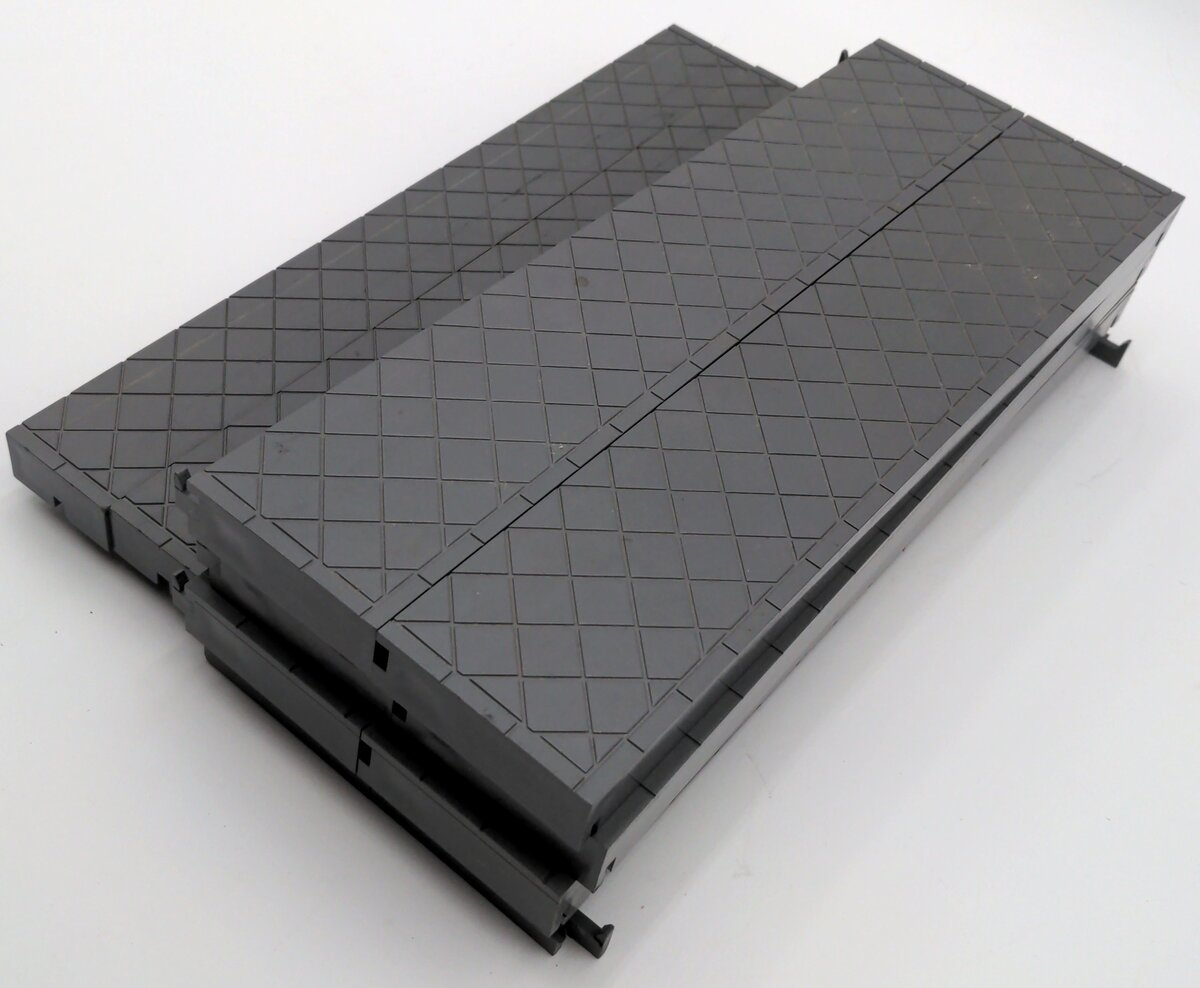 LGB 5034 G Scale Gray Plastic Platform Set VG/Box