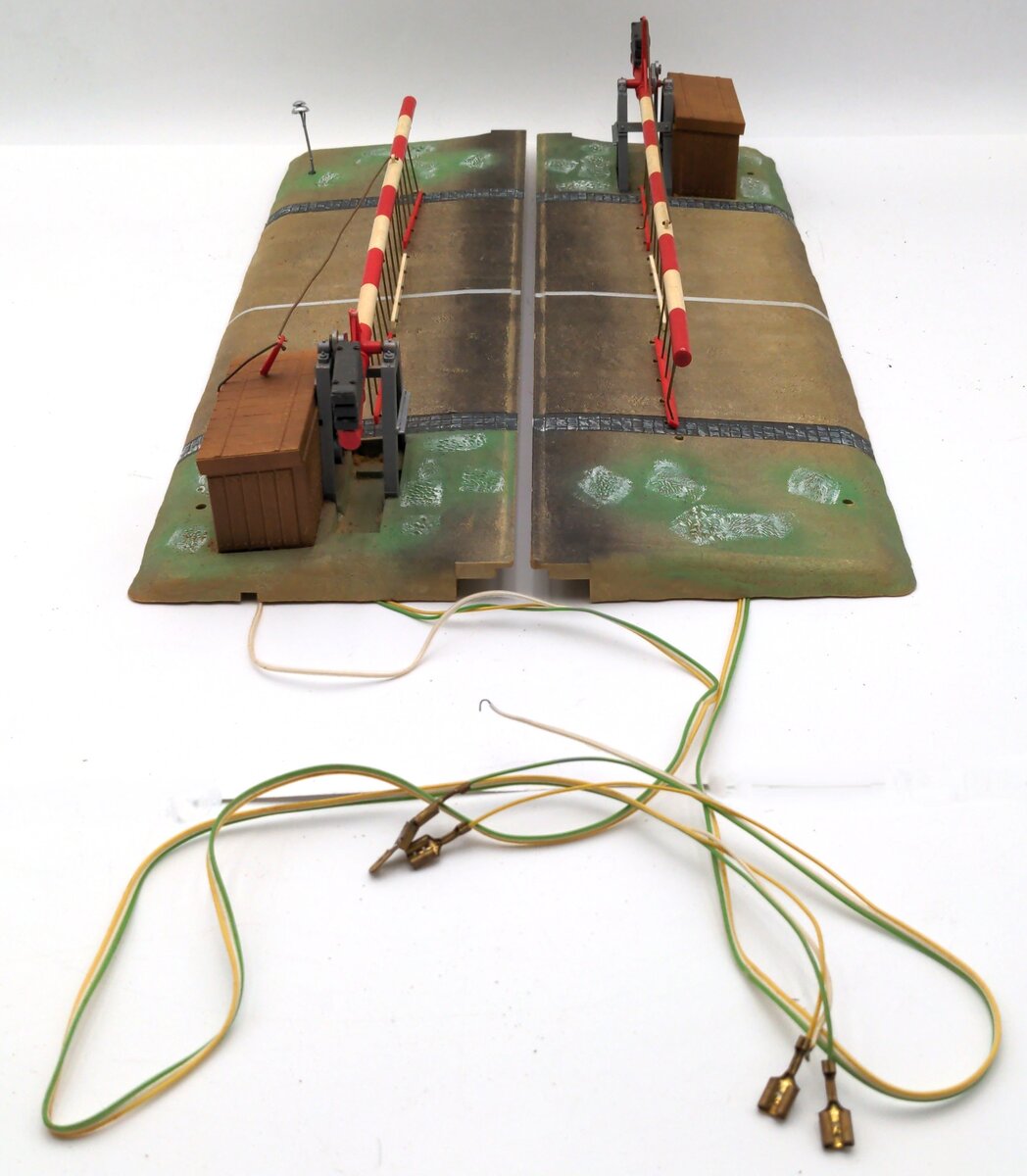 LGB 578-940 G Scale Operating Crossing Gate VG/Box