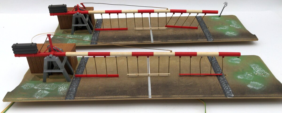 LGB 578-940 G Scale Operating Crossing Gate VG/Box