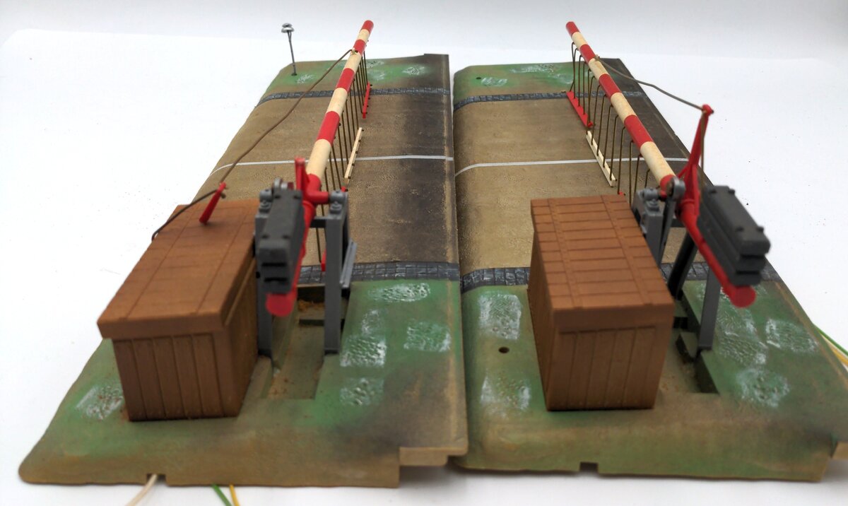 LGB 578-940 G Scale Operating Crossing Gate VG/Box