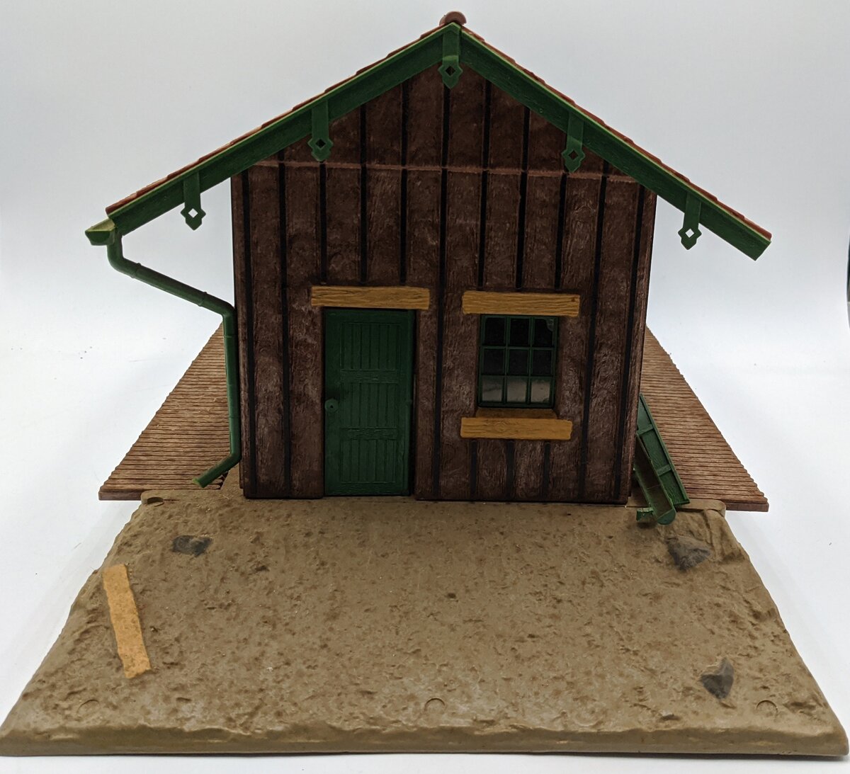 Pola 905 G Scale Kleinbach Freight Station Kit - Assembled VG