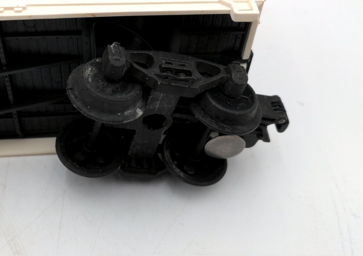 Lionel 6-9802 O Gauge Miller High Life Reefer Car #9802 EX/Box
