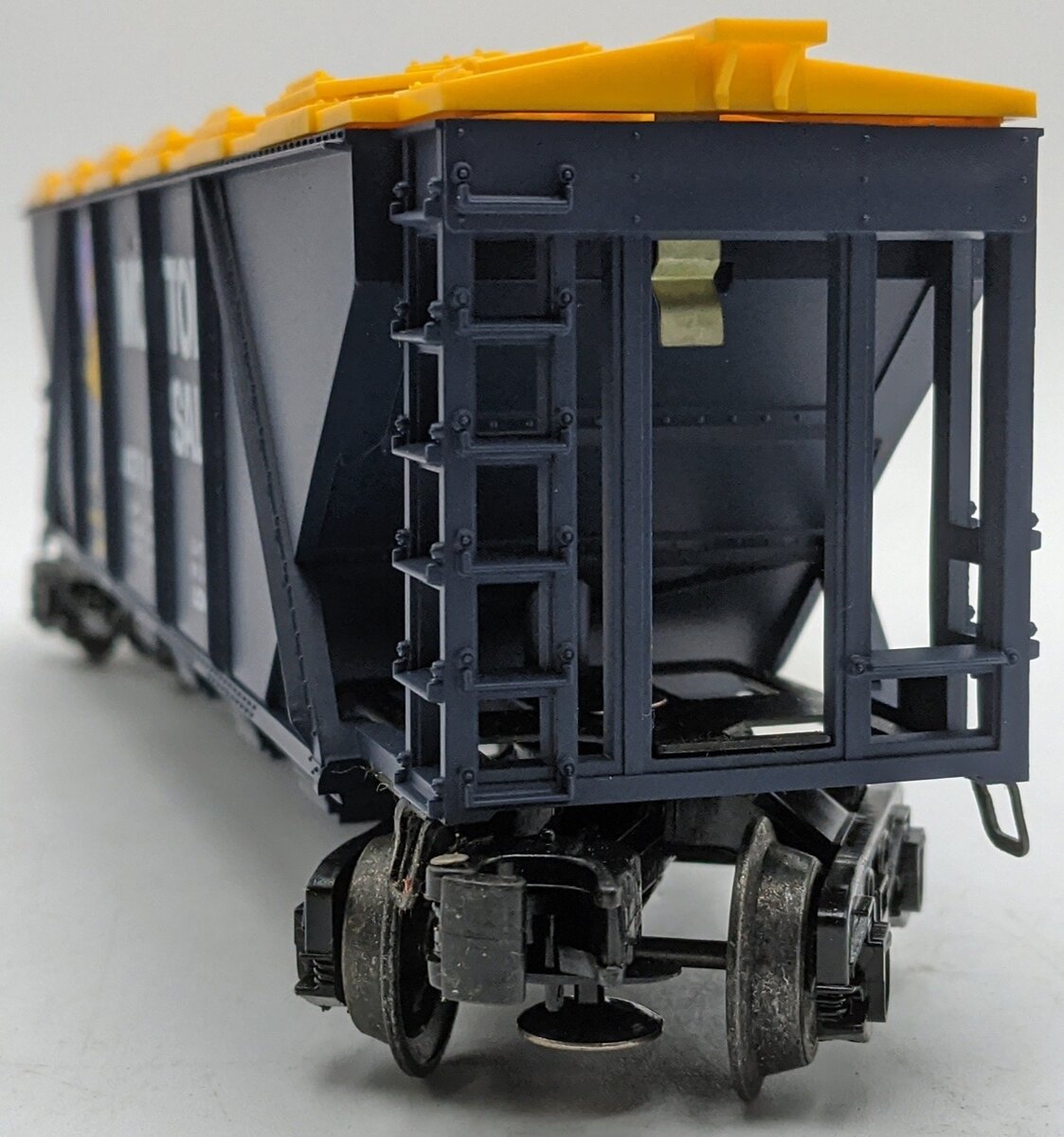 Lionel 6-9114 O Gauge Morton Salt Covered 4-Bay Hopper NIB