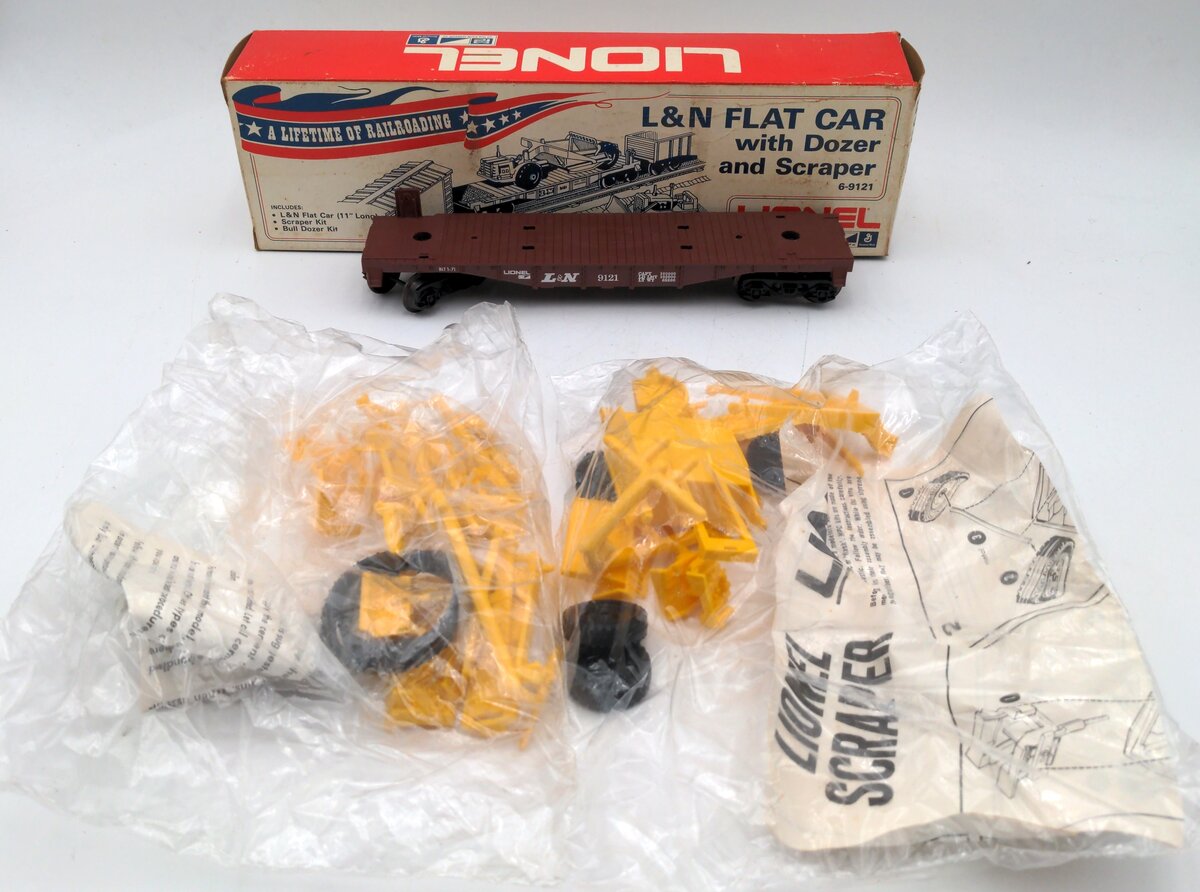 Lionel 6-9121 Louisville & Nashville Flatcar with Dozer VG/Box
