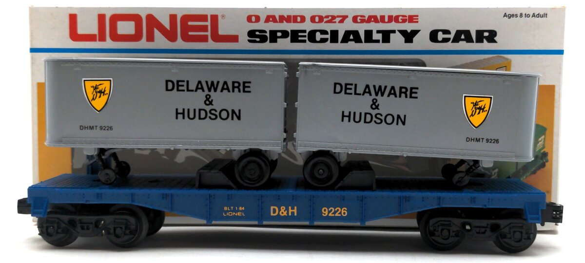 Lionel 6-9226 O Gauge Delaware and Hudson Flatcar with 2 Trailers LN/Box
