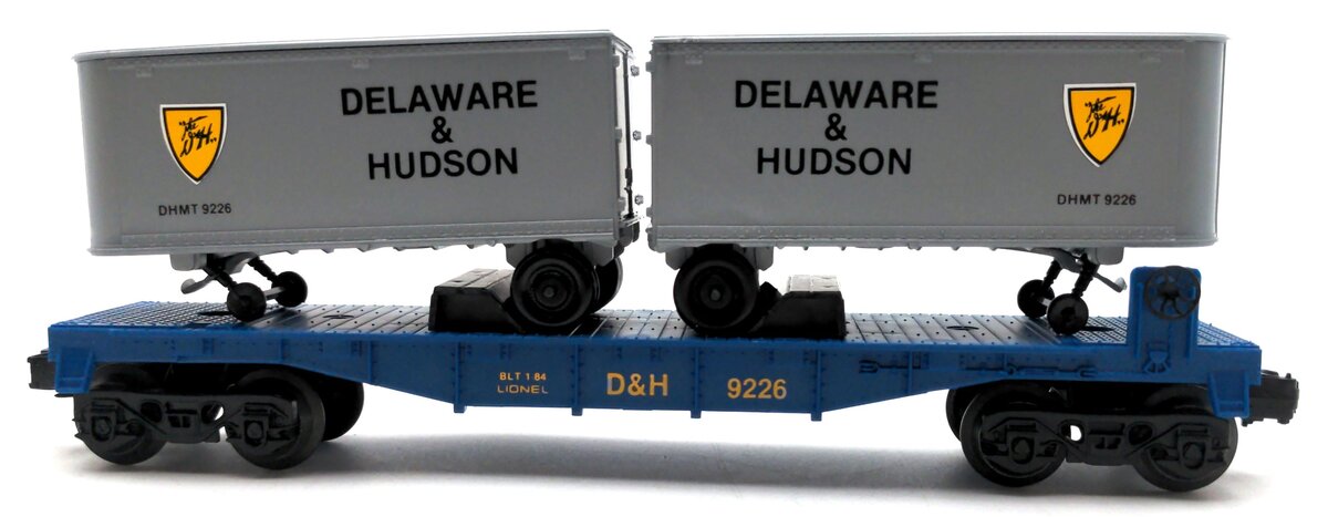 Lionel 6-9226 O Gauge Delaware and Hudson Flatcar with 2 Trailers LN/Box