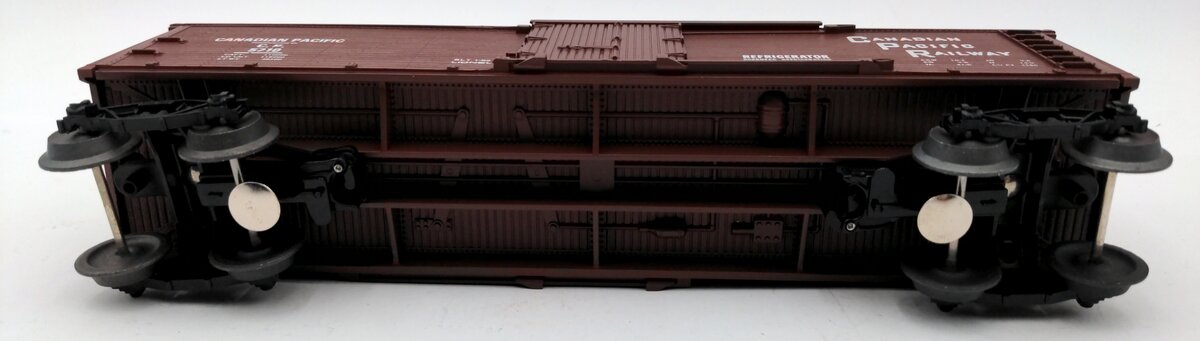 Lionel 6-5710 O Gauge Canadian Pacific Reefer #5710 EX/Box