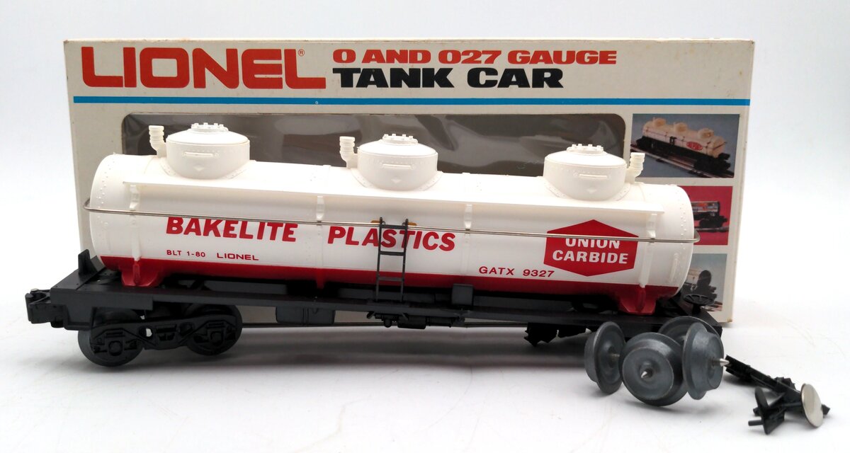 Lionel 6-9327 O Gauge Bakelite Plastics Triple Dome Tank Car VG/Box