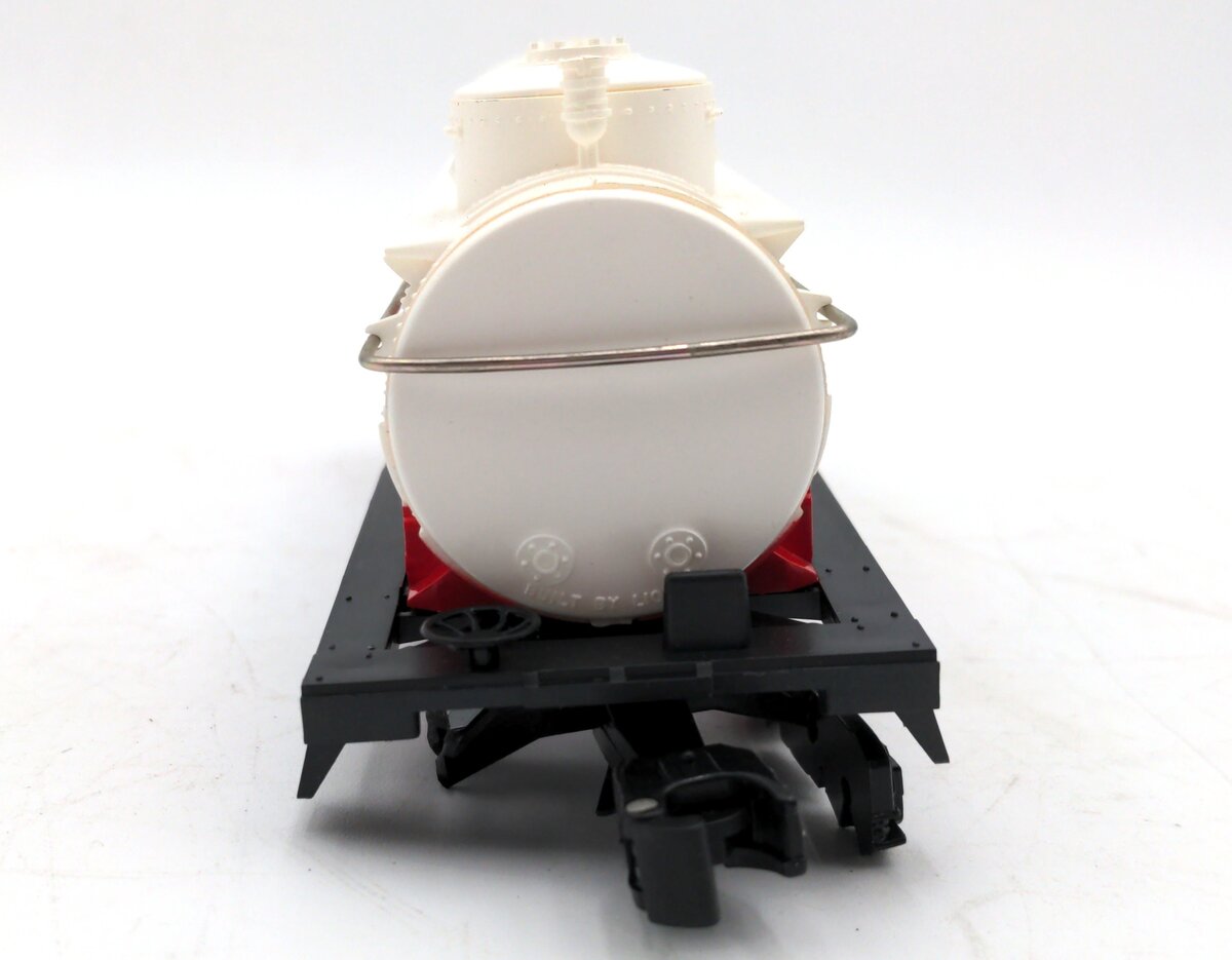 Lionel 6-9327 O Gauge Bakelite Plastics Triple Dome Tank Car VG/Box