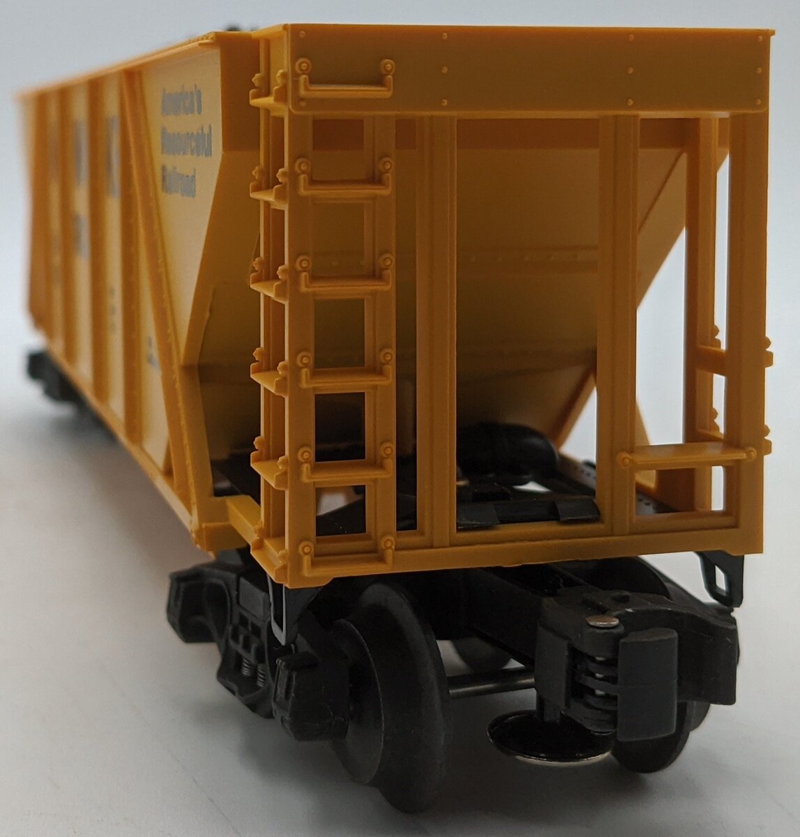 Lionel 6-19302 O Gauge Milwaukee Road Hopper #19302 with Coal Load NIB