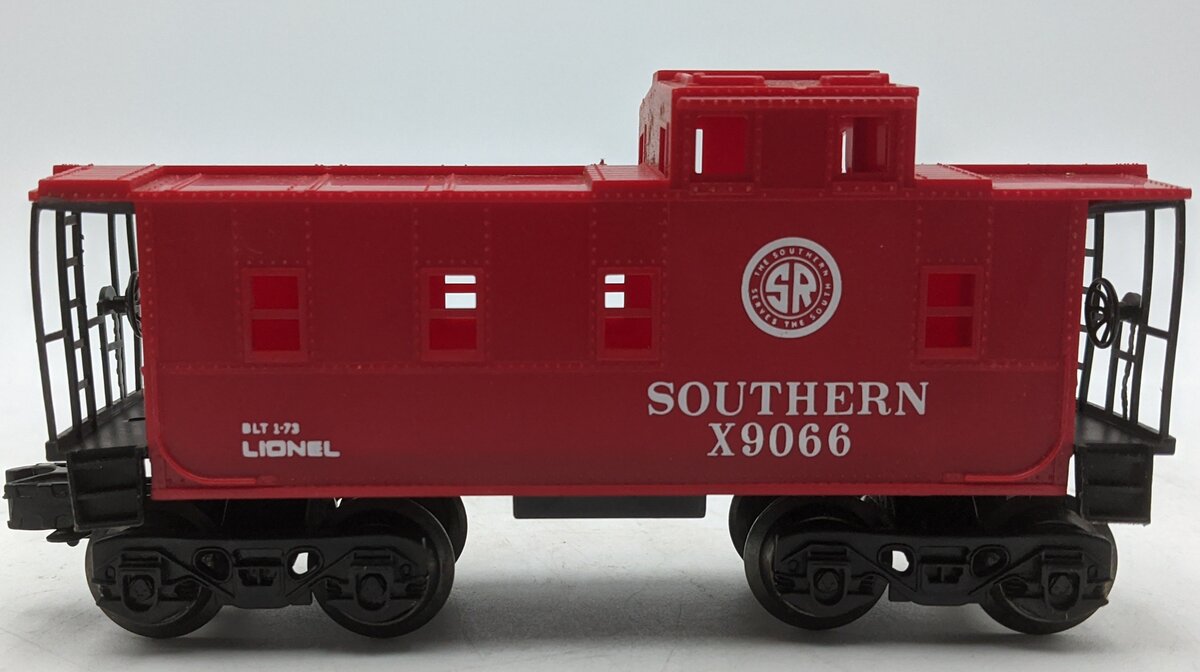 Lionel 6-9066 O MPC Scale Southern Caboose NEW