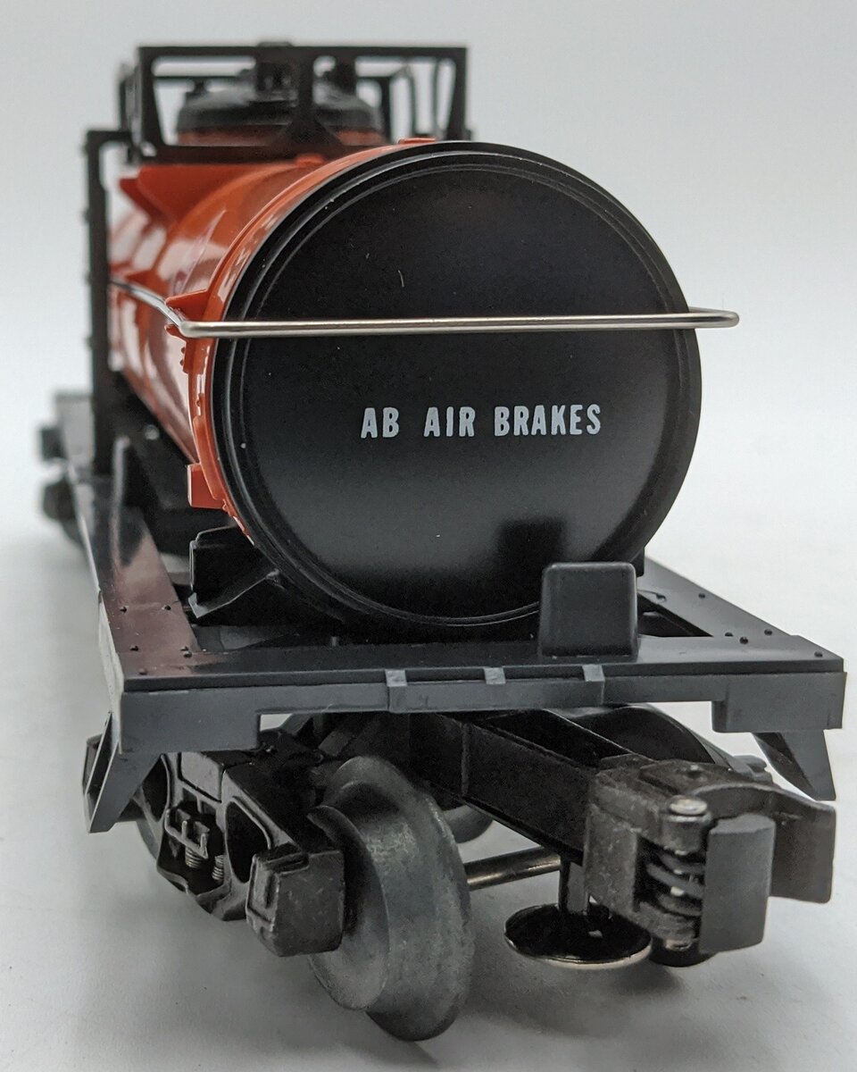 Lionel 6-19600 O Gauge Milwaukee Road Single Dome Tank Car #19600 NIB