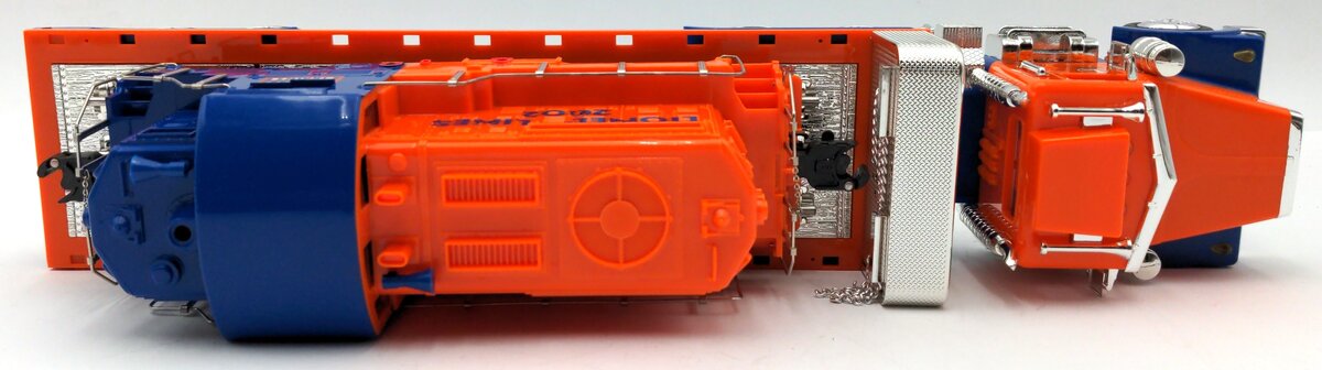 Lionel TMT-18416 LT-702 Lionel Lines Flatbed Toy Truck with Diesel Locomotive LN/Box