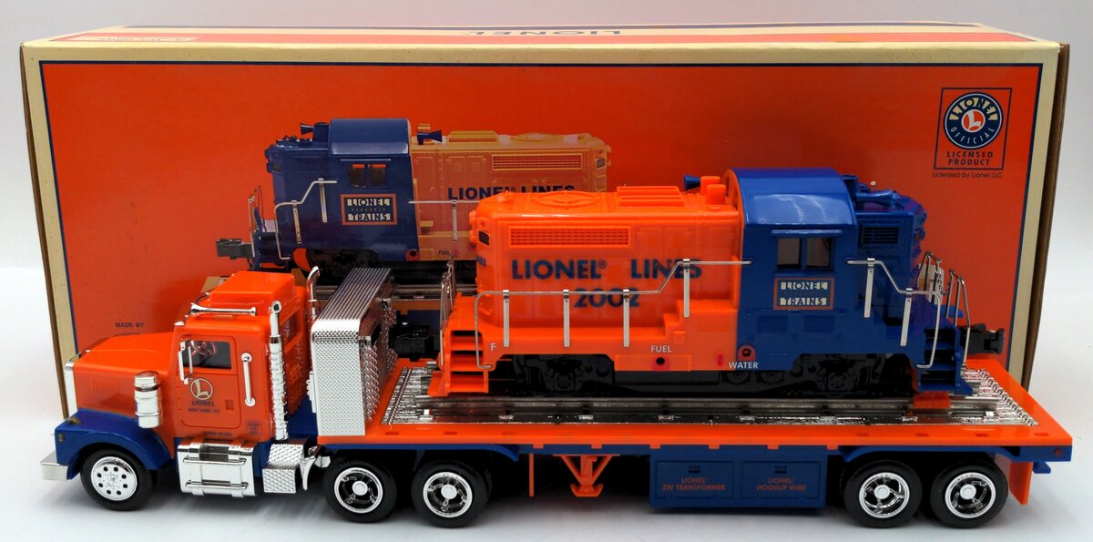 Lionel TMT-18416 LT-702 Lionel Lines Flatbed Toy Truck with Diesel Locomotive LN/Box