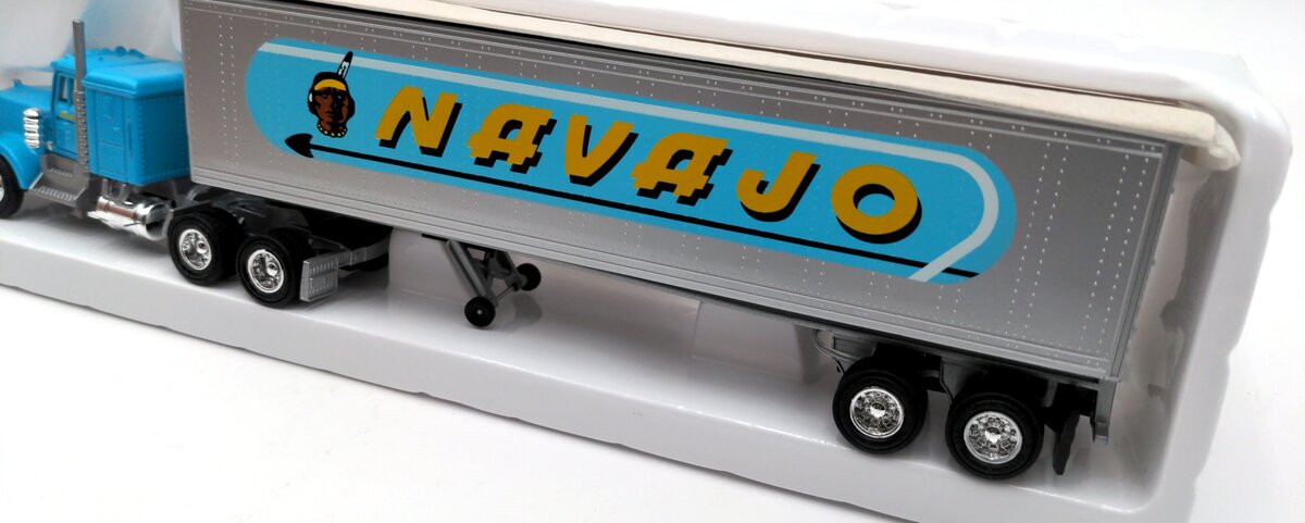 Lionel 6-52167 O Gauge Navajo Tractor Trailer LN/Box