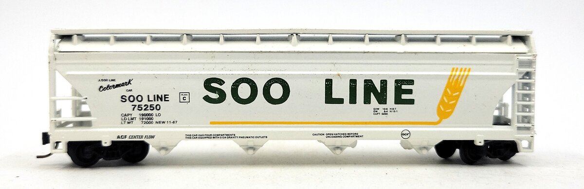 Atlas 3710 N Scale Soo Line Centerflow Hopper Car #75250 EX/Box