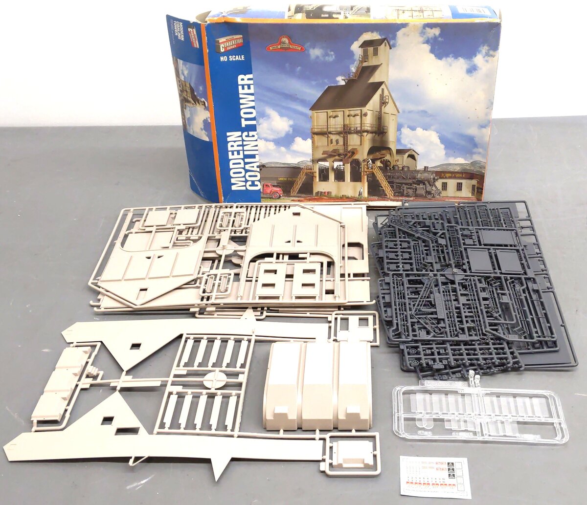 Walthers 933-2903 HO Scale Modern Coaling Tower Industrial Building Kit LN/Box