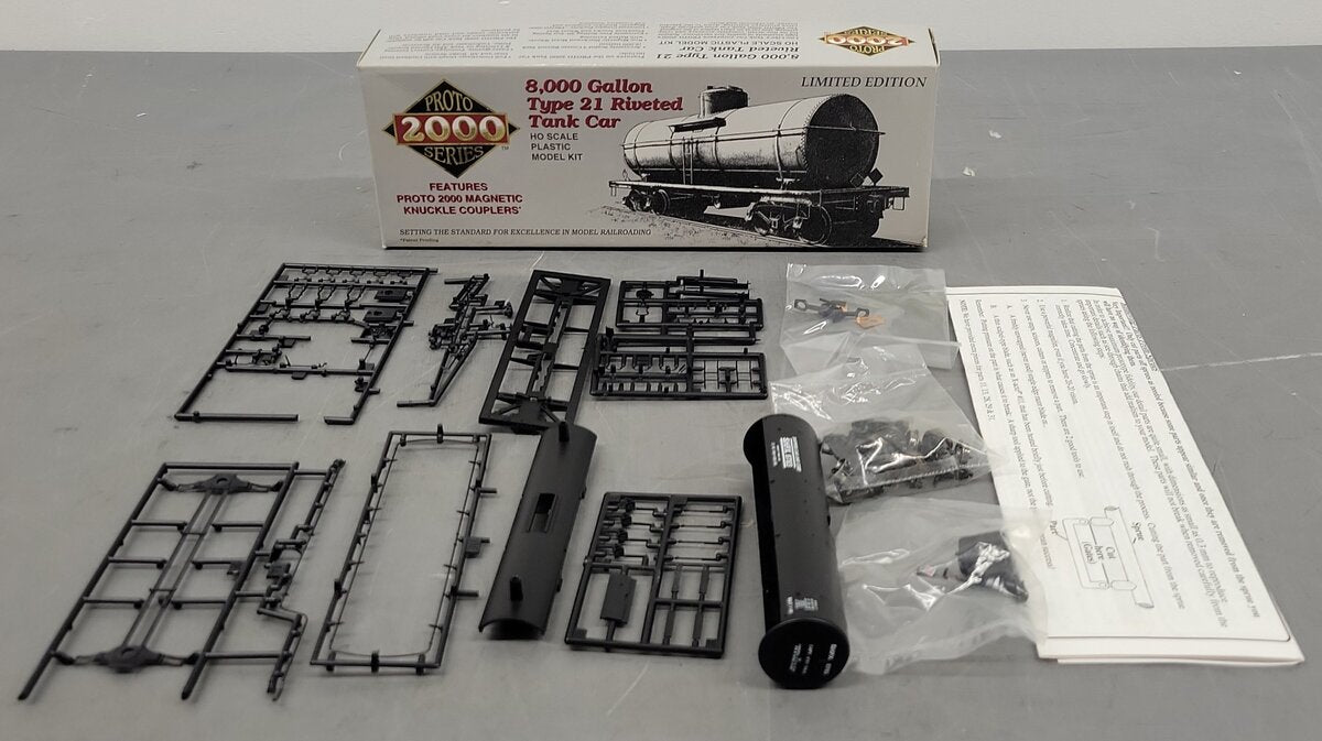 Proto 2000 8783 HO Scale SHPX 8000 Gal Type 21 Riveted Tank Car Kit EX/Box