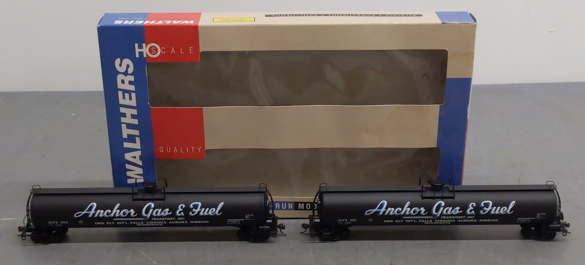 Walthers 932-7302 HO AGFX 33,000 Gallon LPG Tank Car #1011 #1014 2-Pack EX/Box