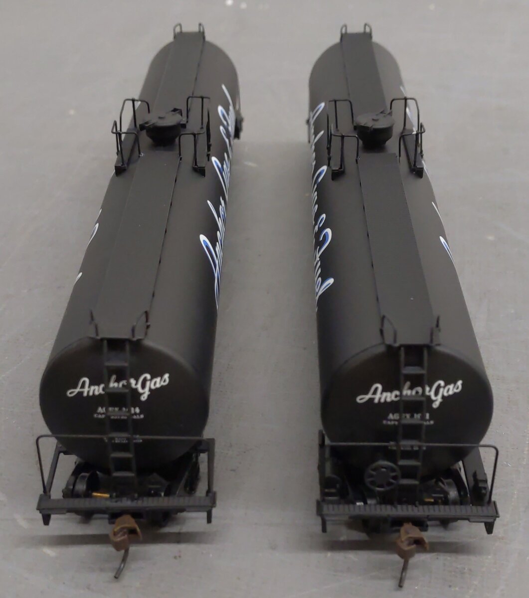 Walthers 932-7302 HO AGFX 33,000 Gallon LPG Tank Car #1011 #1014 2-Pack EX/Box
