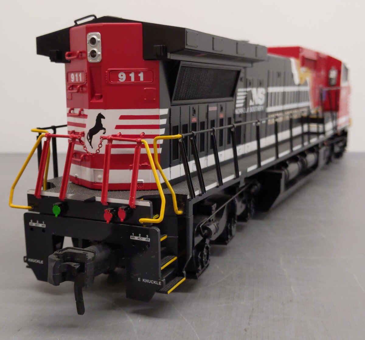 MTH 70-2115-1 G Gauge Norfolk Southern Dash 8 Diesel Engine With Proto-Sound 3.0 VG