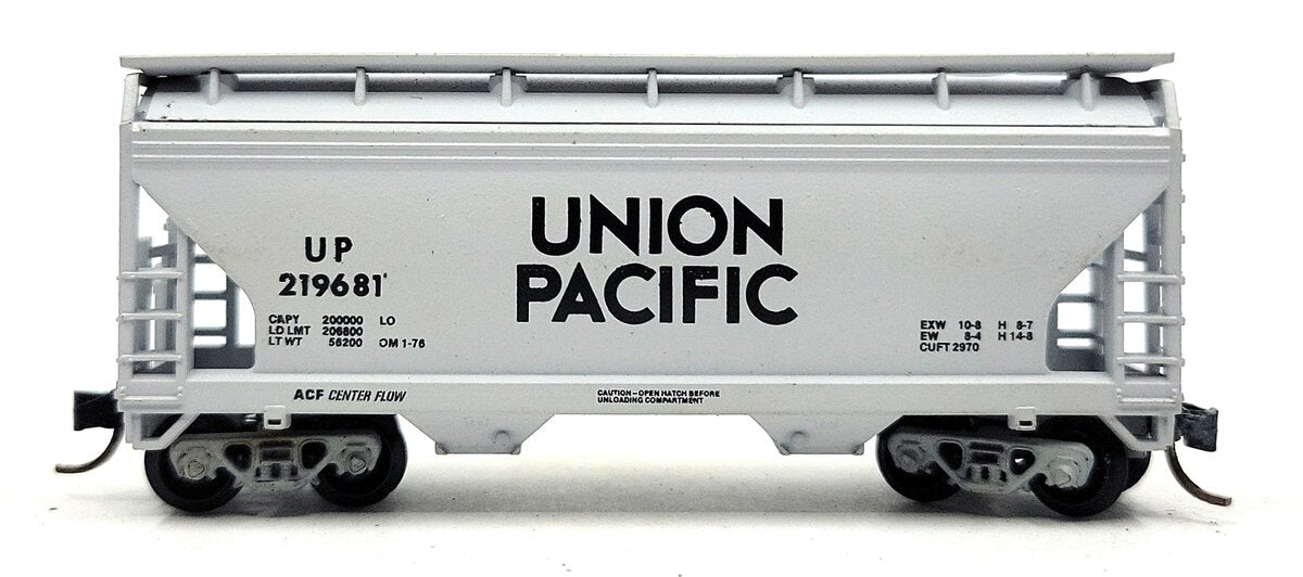 Atlas 3905 N Scale Union Pacific ACF 2-Bay Hopper #219681 EX/Box