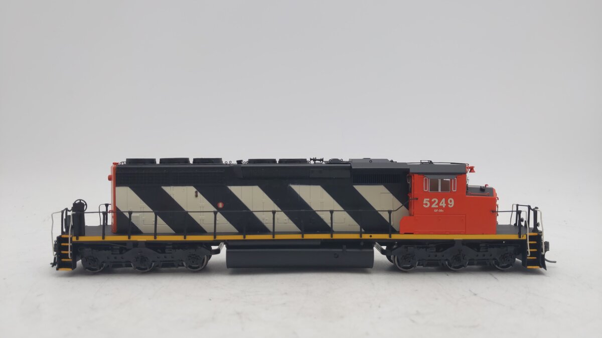 InterMountain 49301S-02 HO Scale Canadian National SD40-2W Diesel #5249 w/DCC EX/Box