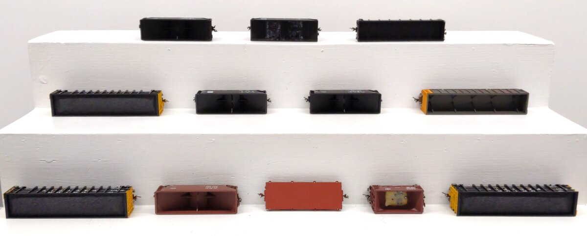 Atlas & Other HO Scale Assorted Freight Cars [12] VG