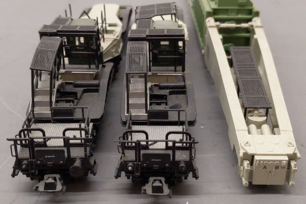 Trix 23994 HO Scale Extreme Load Car (Tragschabelwagen) EX/Box