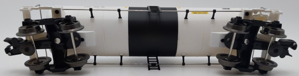 Menards 275-9218 O Gauge UTLX (White) Modern Tank Car #3949 EX